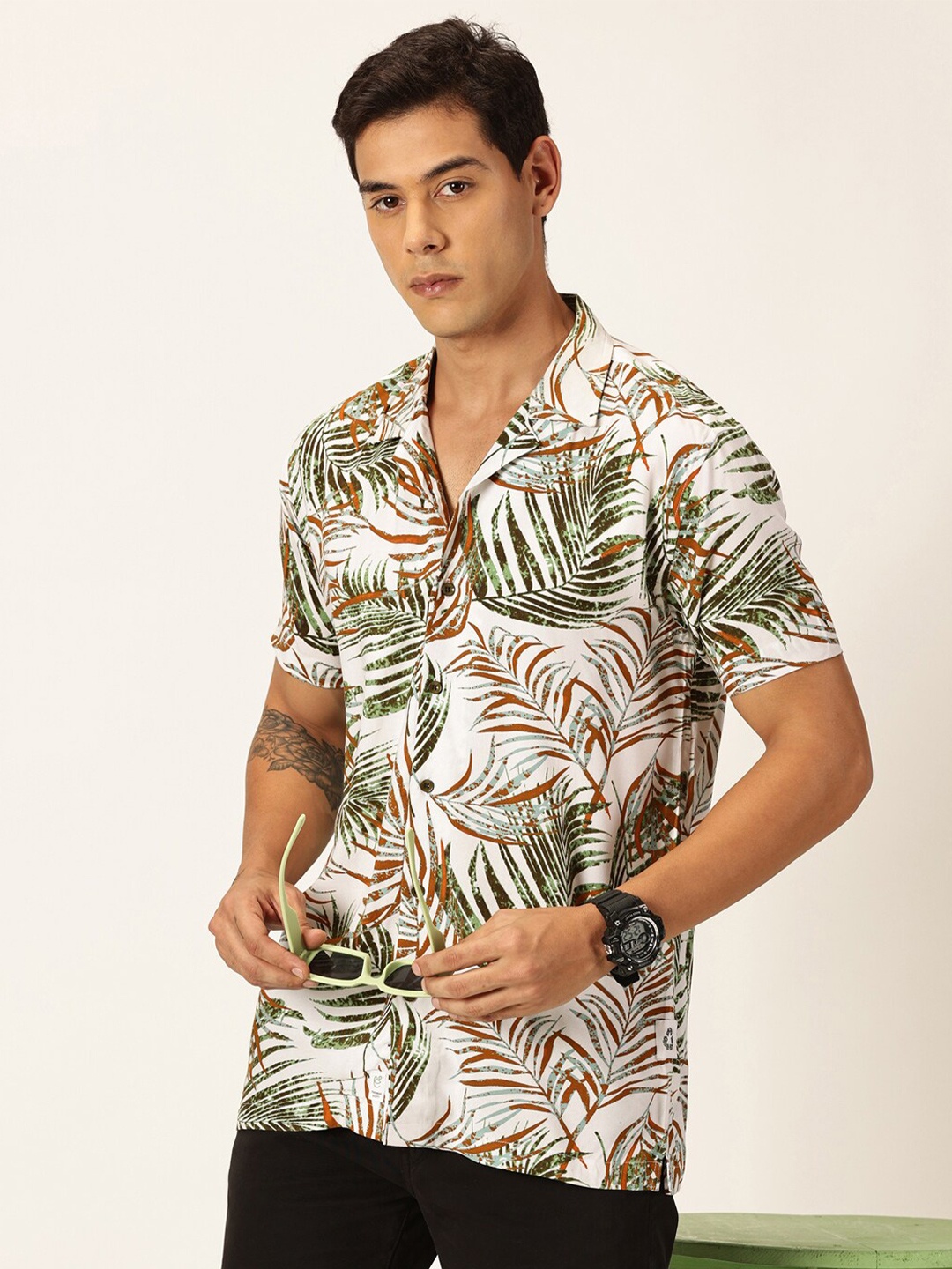 

Thomas Scott Spread Collar Short Sleeves Premium Slim Fit Floral Printed Casual Shirt, Green