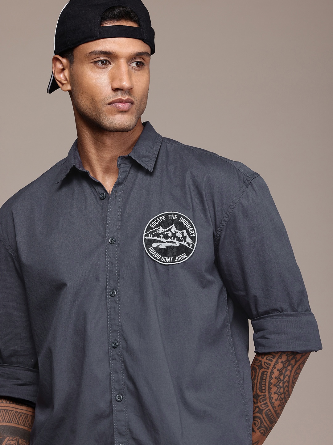 

The Roadster Life Co. Relaxed Fit Applique Detailed Pure Cotton Casual Shirt, Grey