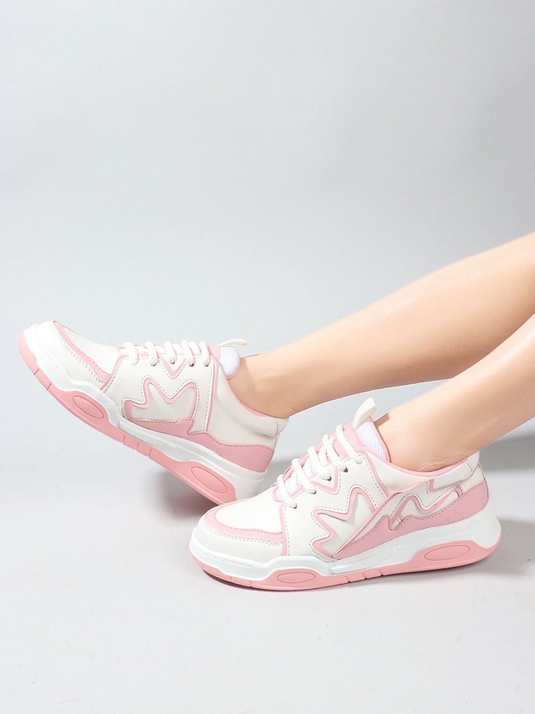 

The Roadster Lifestyle Co. White Women Colourblocked Sneakers