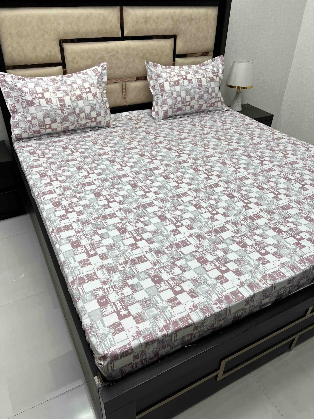 

Pure Decor Maroon & White 300 TC Cotton Queen Bedsheet with 2 Pillow Covers