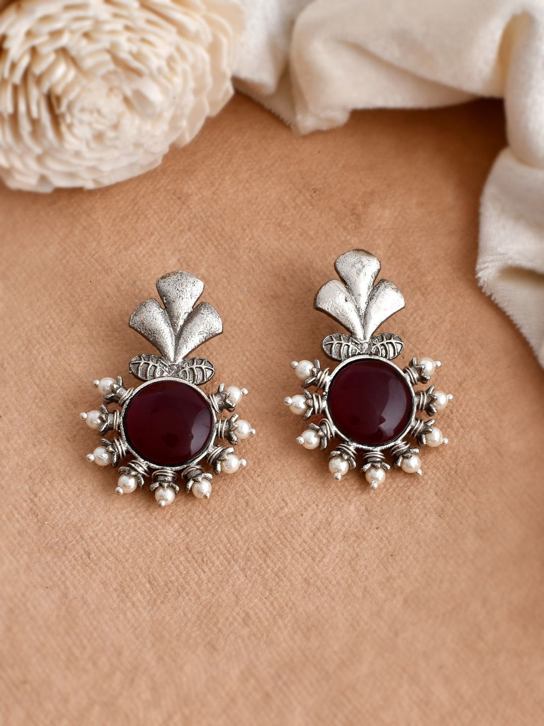 

DASTOOR Silver-Plated Oxidised Contemporary Studs Earrings