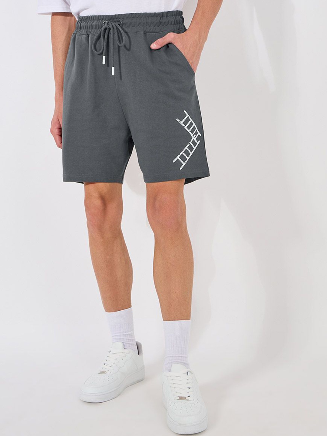 

Styli Men Ladder Placement Print Regular Fit Shorts, Charcoal