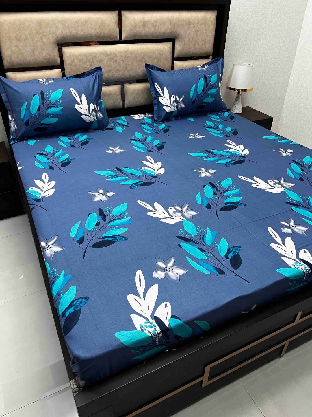 

Pure Decor Blue & White Floral 230 TC Cotton Queen Bedsheet with 2 Pillow Covers