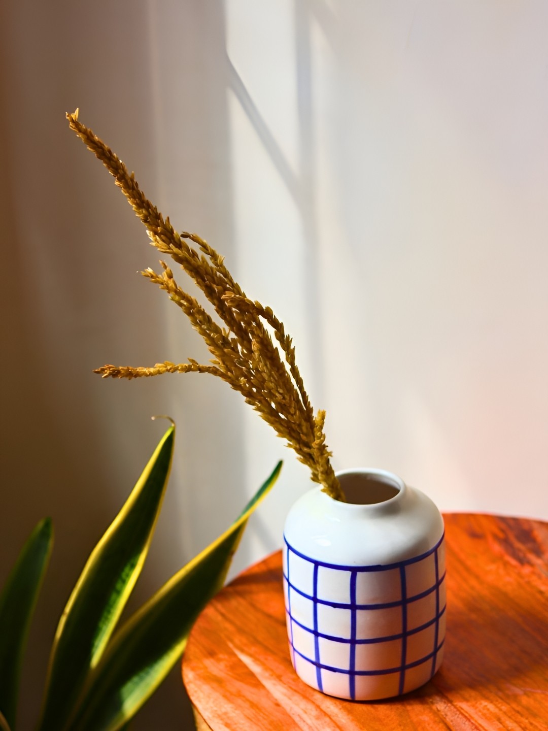 

WEAVING HOMES White & Blue Checked Ceramic Flower Vase