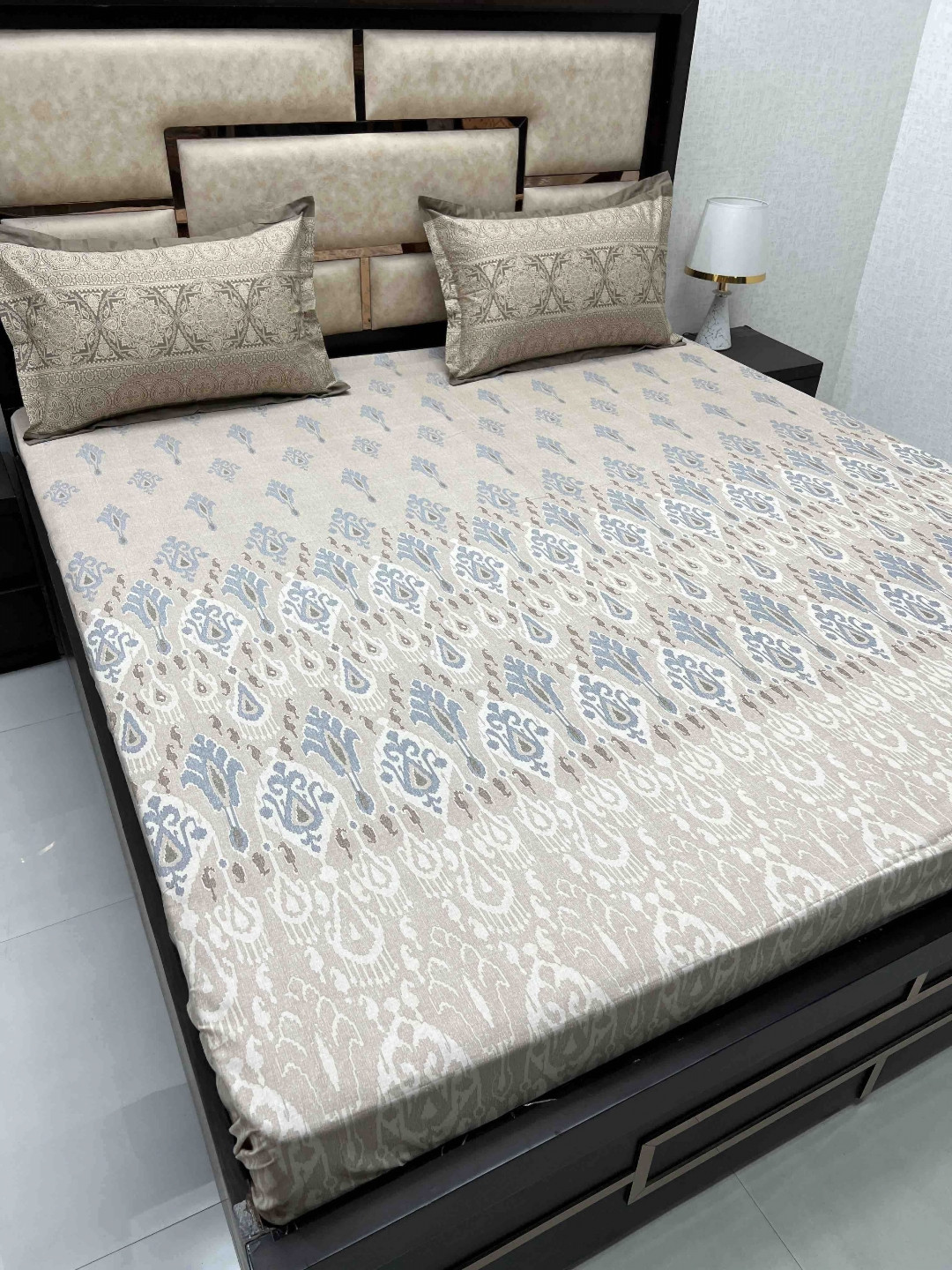 

Pure Decor Villa Brown Printed Pure Cotton 300 TC Super King Bedsheet With 2 Pillow Covers