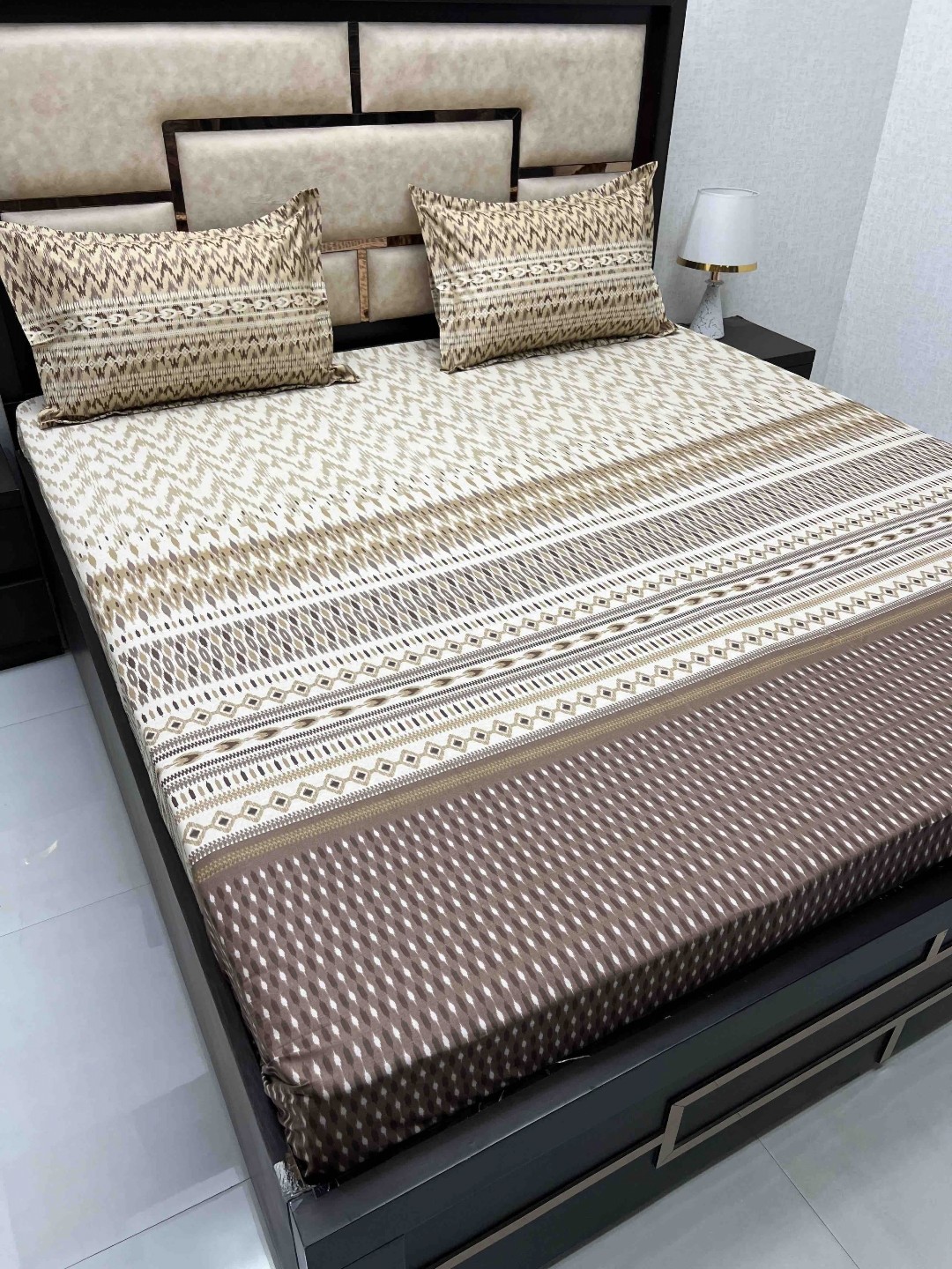 

Pure Decor Brown & White 300 TC Cotton King Bedsheet with 2 Pillow Covers