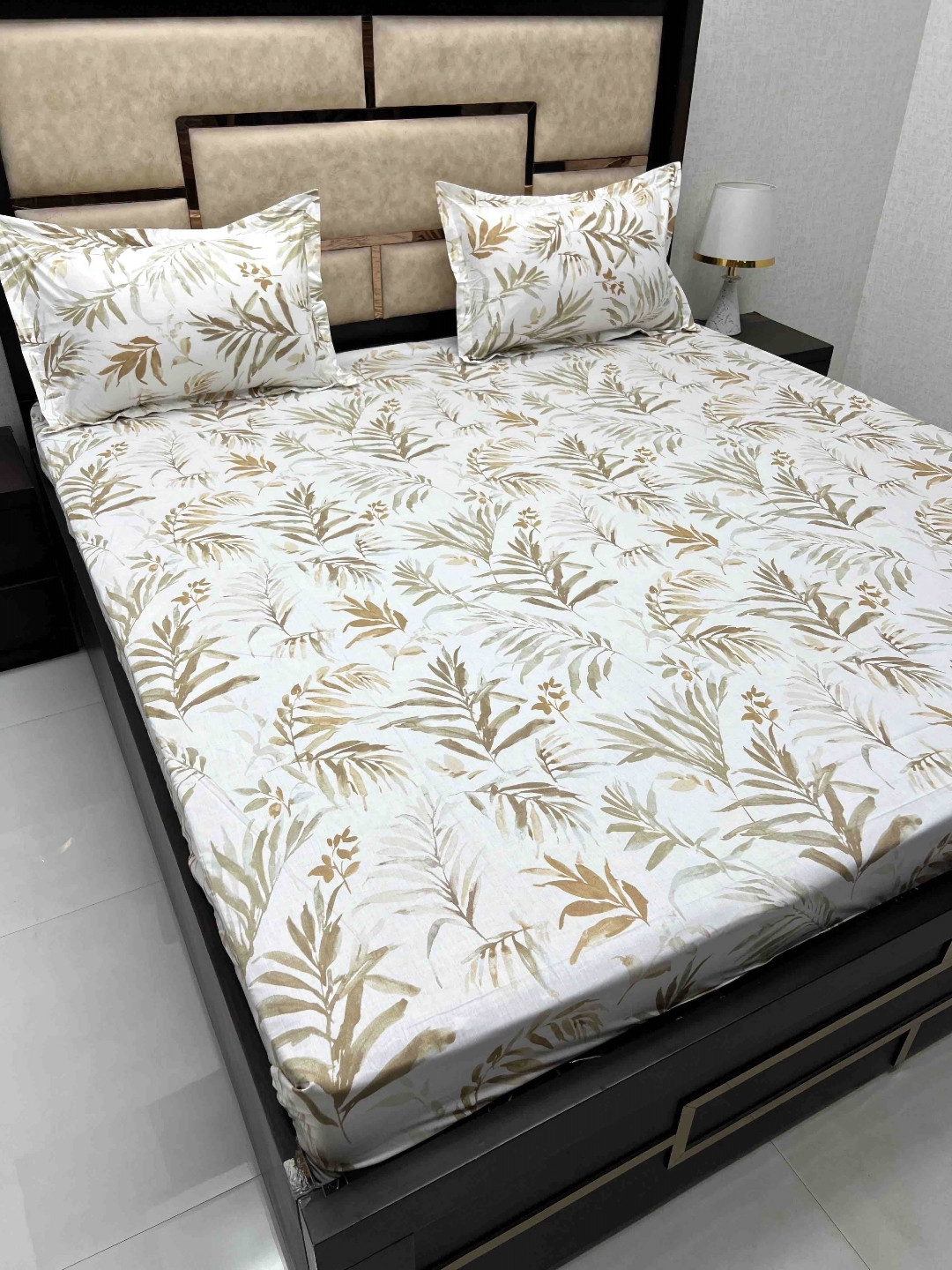 

Pure Decor Villa Green Printed Pure Cotton 300 TC Super King Bedsheet With 2 Pillow Covers