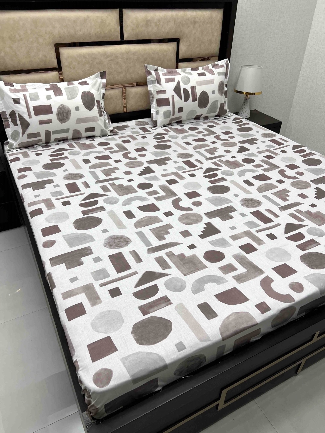 

Pure Decor Villa Brown Printed Pure Cotton 300 TC Super King Bedsheet With 2 Pillow Covers