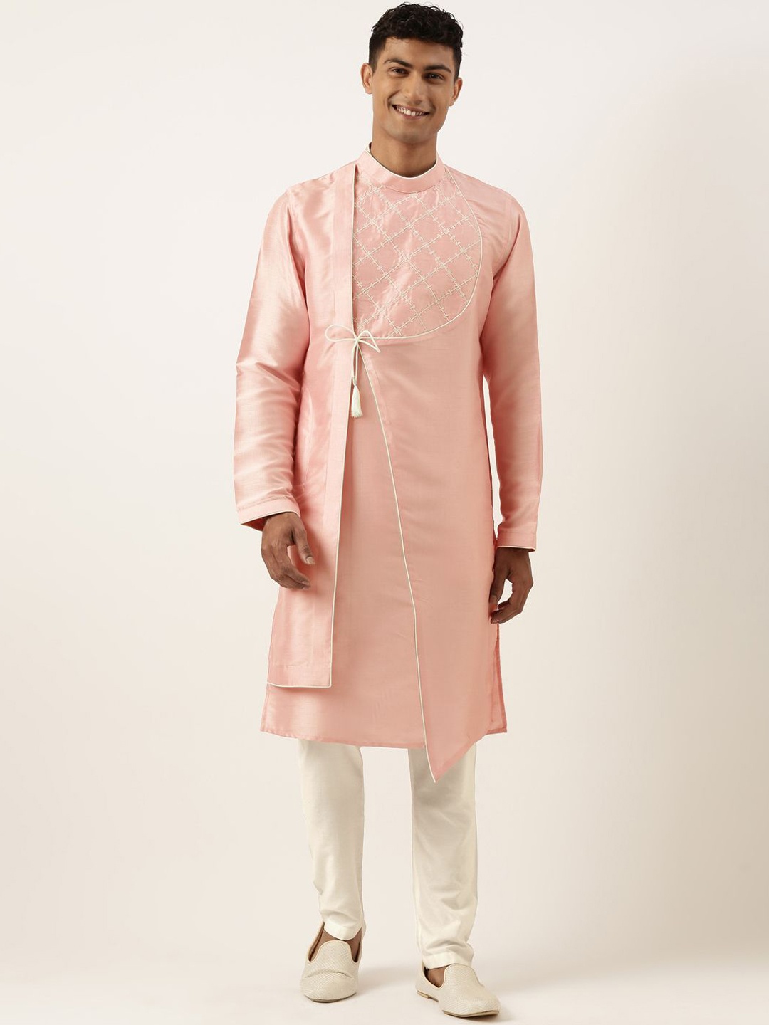 

TheEthnic.Co Floral Embroidered Thread Work Straight Kurta With Trousers, Peach