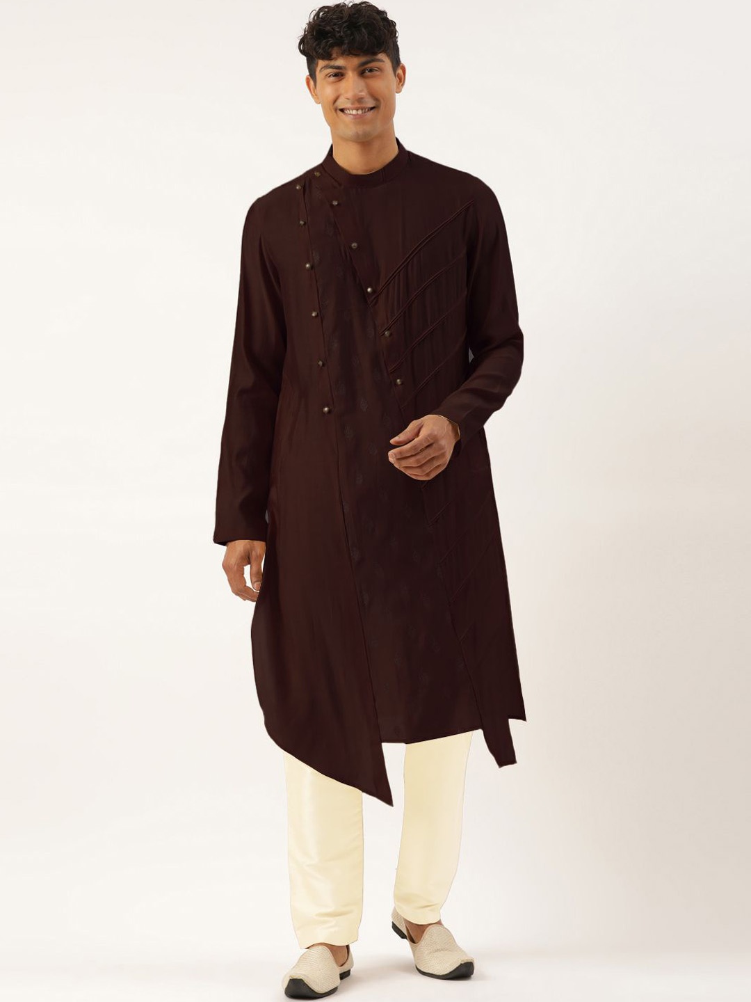 

TheEthnic.Co Regular Raw Silk Kurta with Pyjamas, Maroon