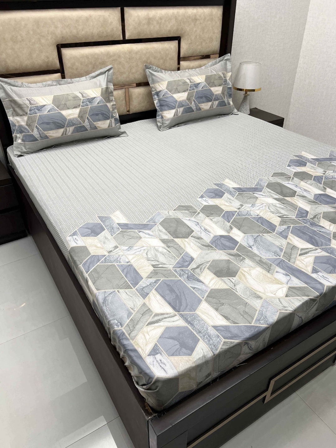 

Pure Decor Royal Majestic White Printed Pure Cotton 500 TC King Bedsheet Set