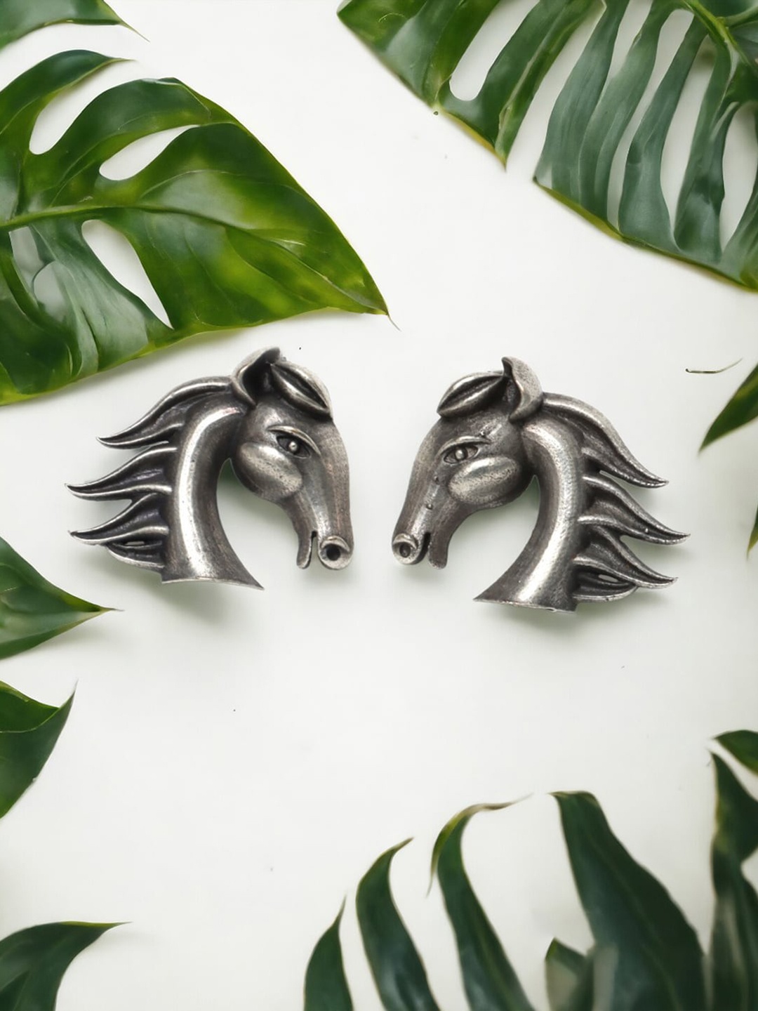 

Ozanoo Silver-Plated Classic Studs Earrings