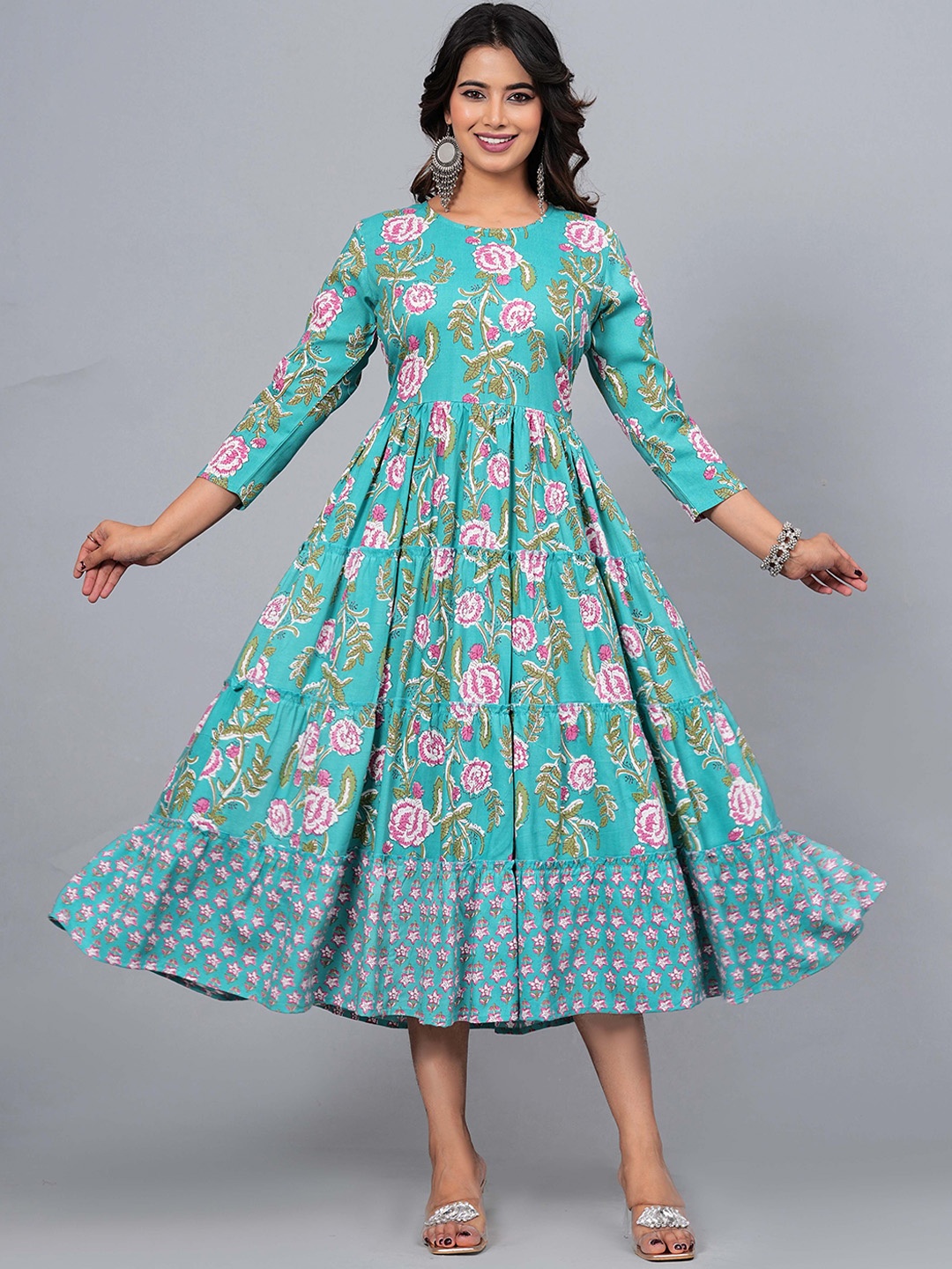 

KALINI Floral Printed Tiered Three-Quarter Sleeves Flared Anarkali Kurta, Sea green