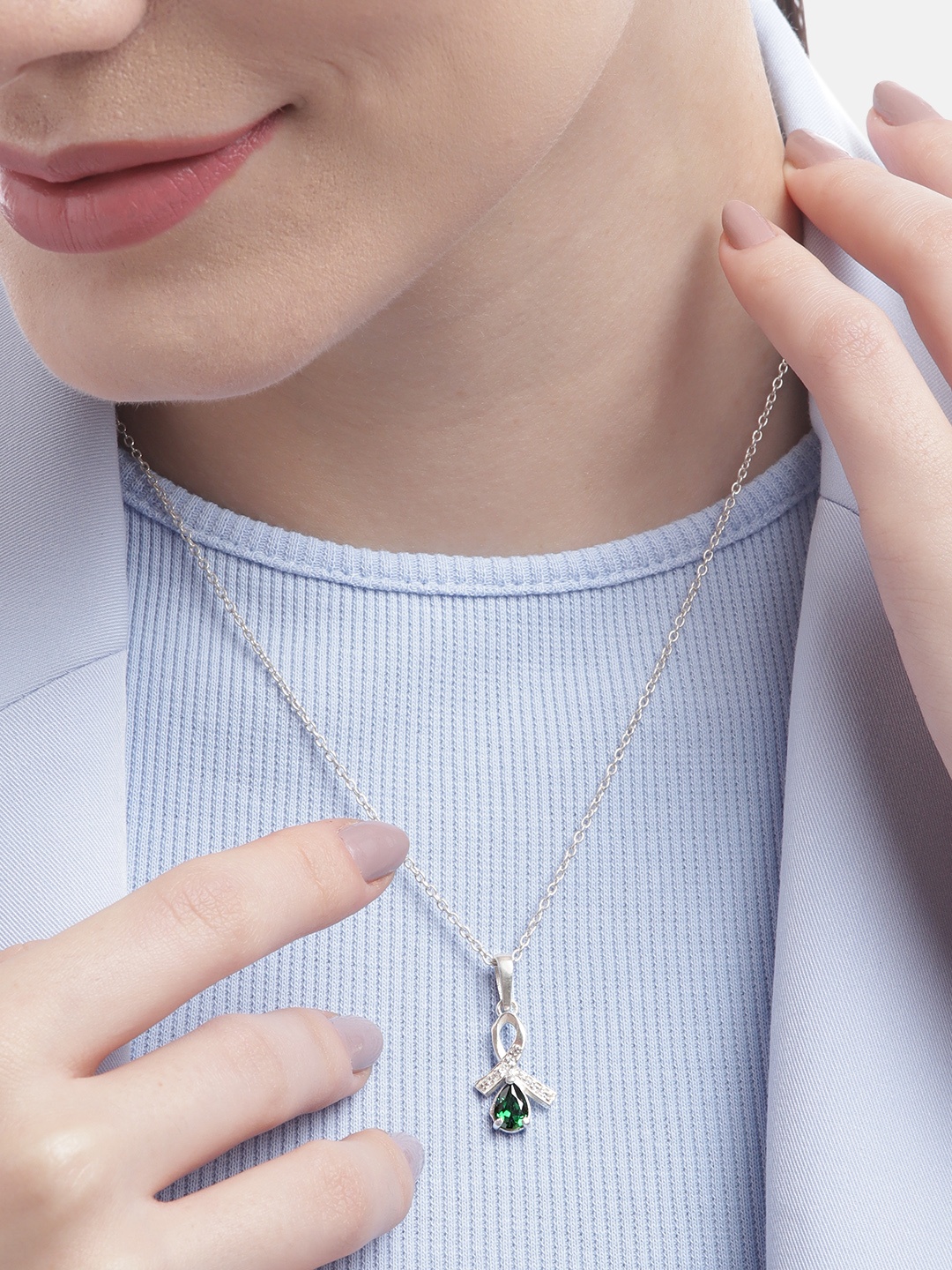

Unniyarcha Silver Stones-Studded Necklace