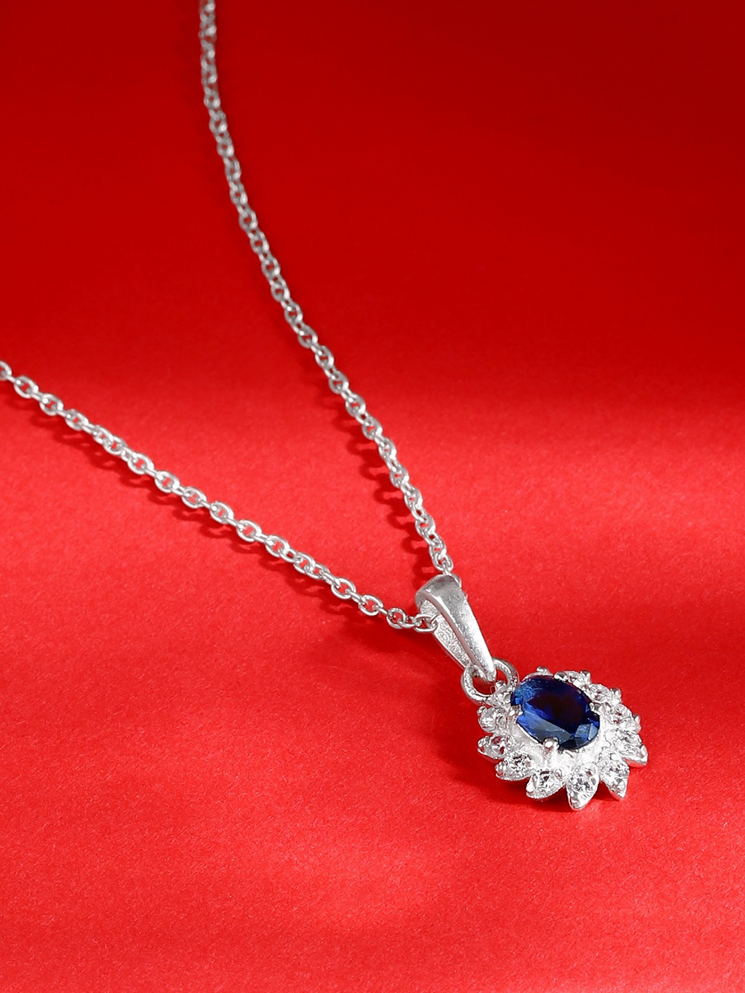 

Unniyarcha Silver Stones-Studded Necklace