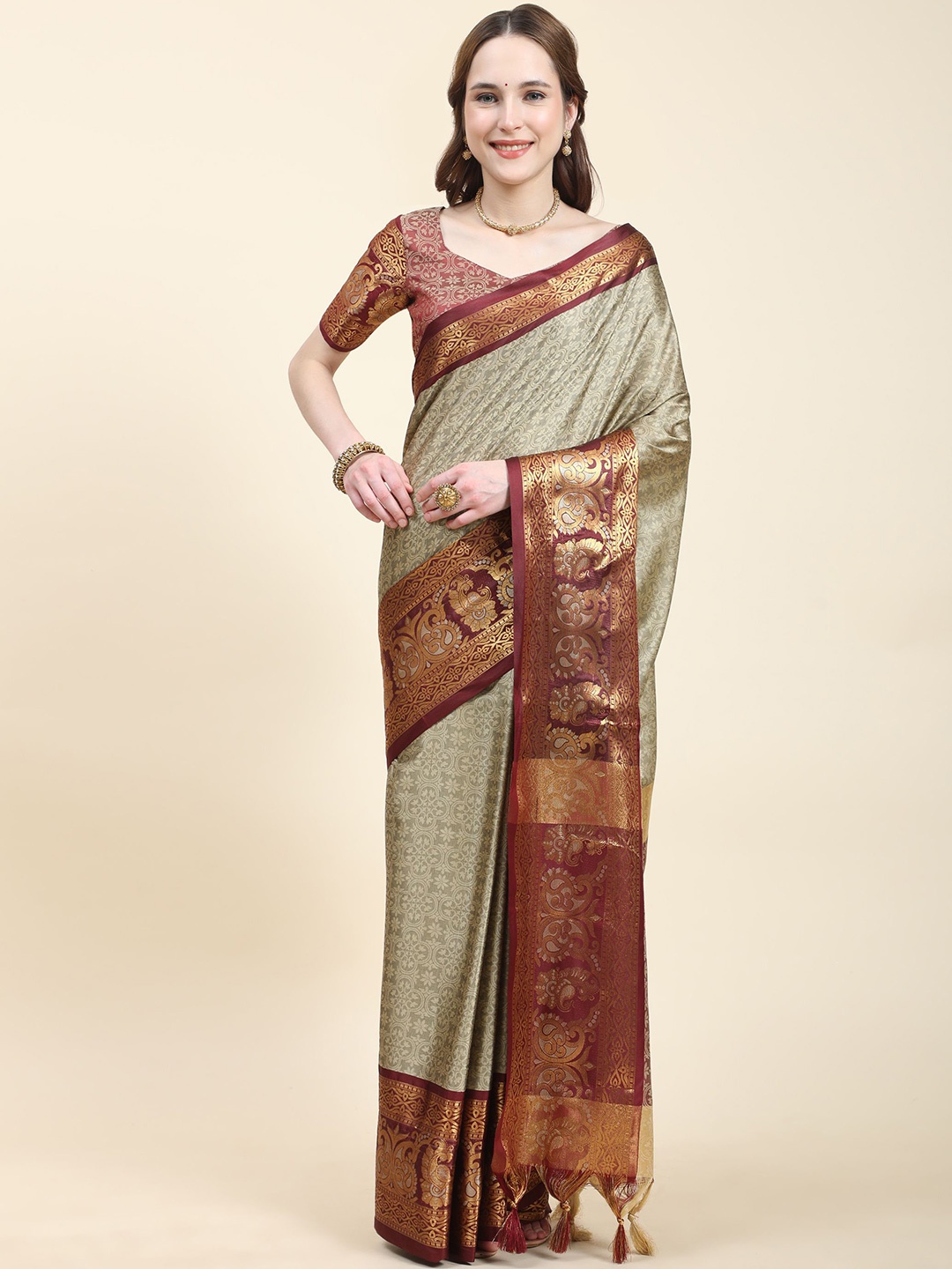 

VEECHIS Woven Design Zari Banarasi Saree, Maroon