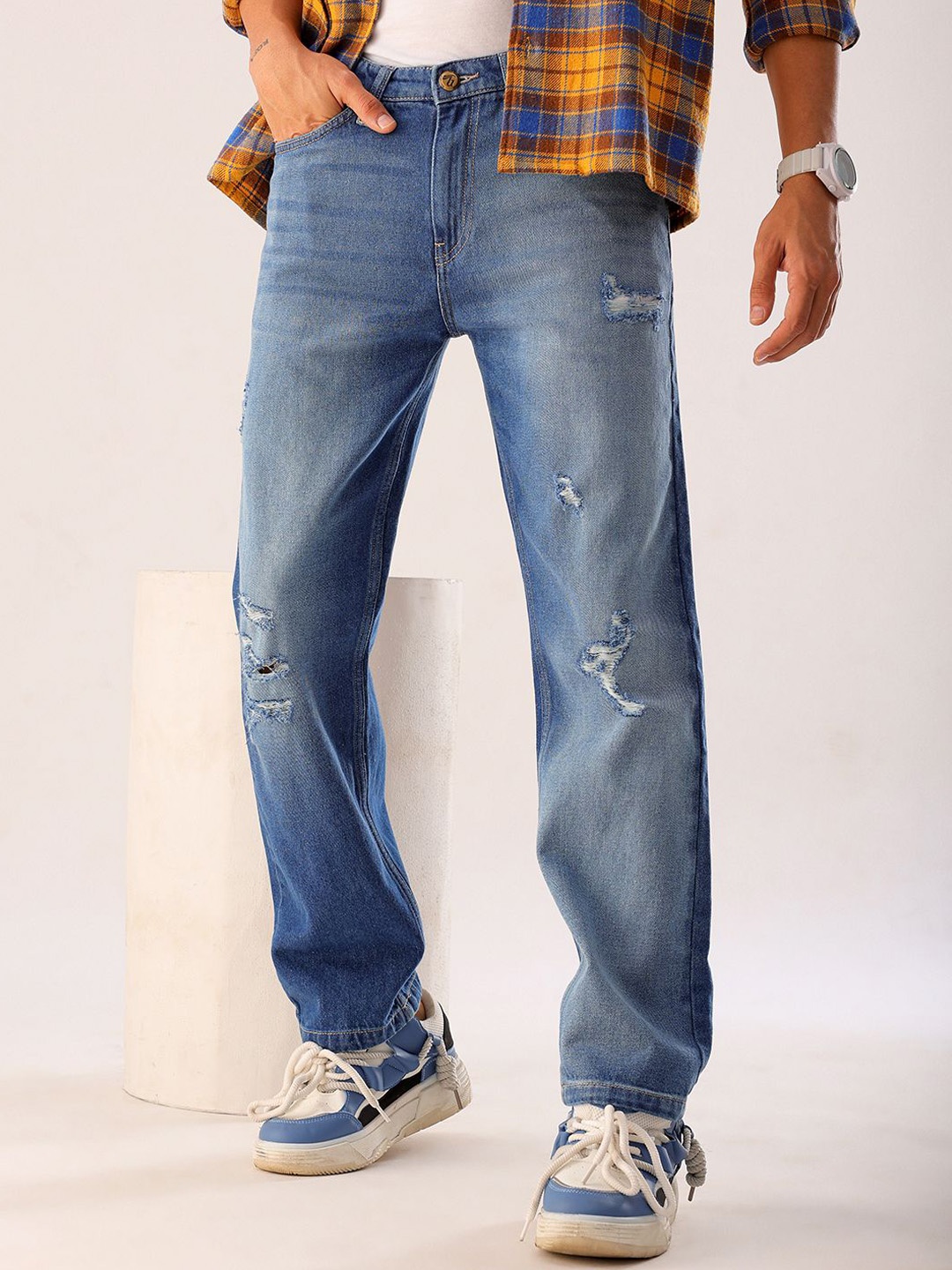 

The Indian Garage Co Men Straight Fit Mildly Distressed Heavy Fade Jeans, Blue