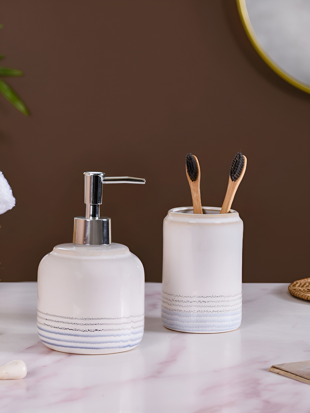 

Nestasia White & Silver-Toned 2 Pieces Striped Ceramic Contemporary Glossy Soap Dispenser