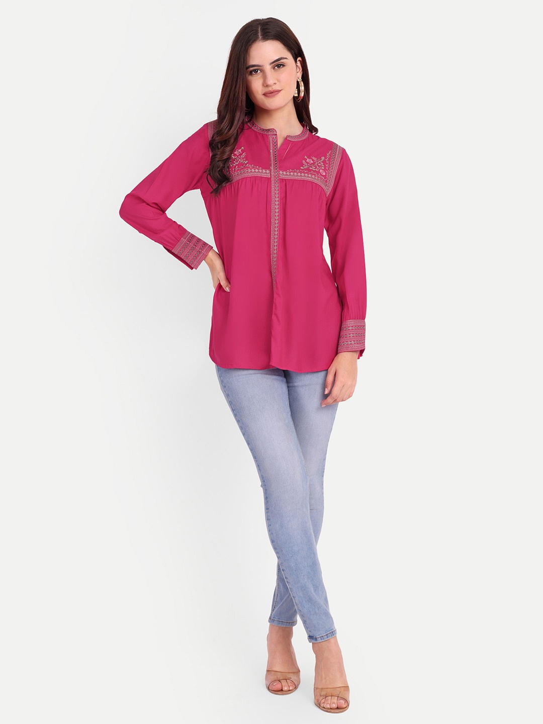 

FILO HEVIS Floral Embroidered Pure Cotton Kurti, Magenta