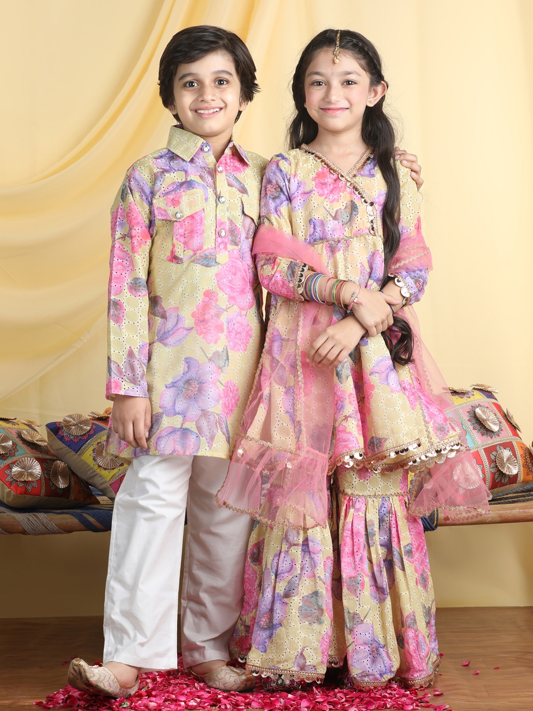 

Cutiekins Boys Floral Printed Shirt Collar Pathani Kurta With Pyjama, Yellow