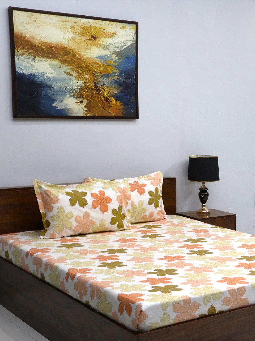 

BOMBAY DYEING White & Olive Floral Microfiber 160 TC Queen Bedsheet &2 Pillow Covers