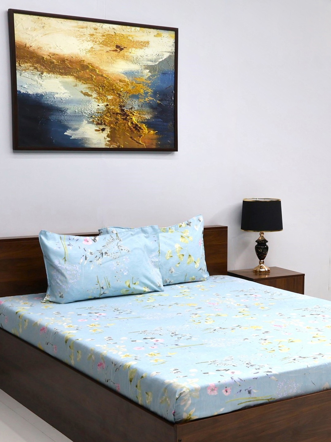 

BOMBAY DYEING Blue Geometric 144 TC Queen Bedsheet with 2 Pillow Covers