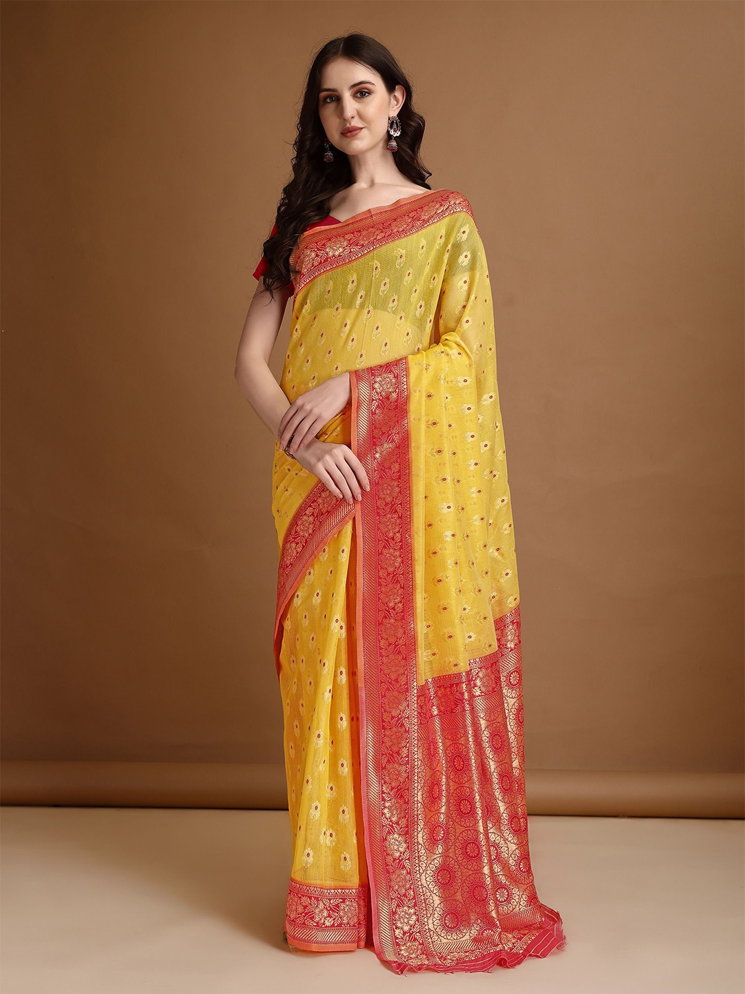 

MAGMINA Ethnic Motifs Woven Design Zari Jamdani Saree, Yellow