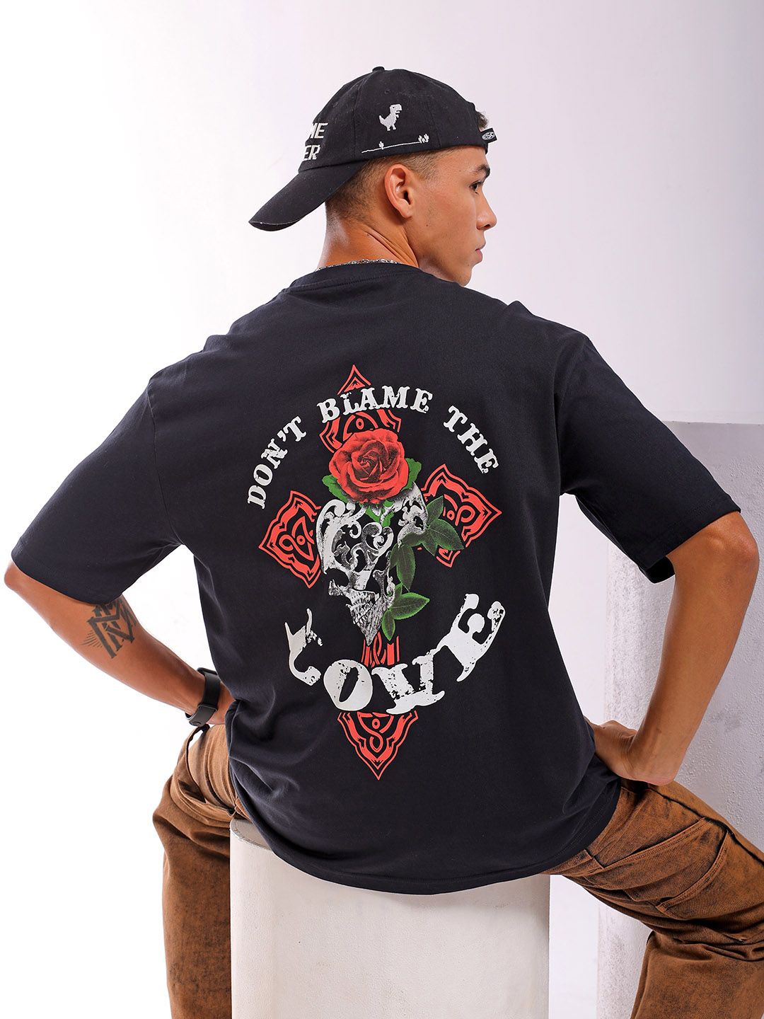 

The Indian Garage Co Men Back Printed Round Neck Boxy Oversized T-shirt, Black
