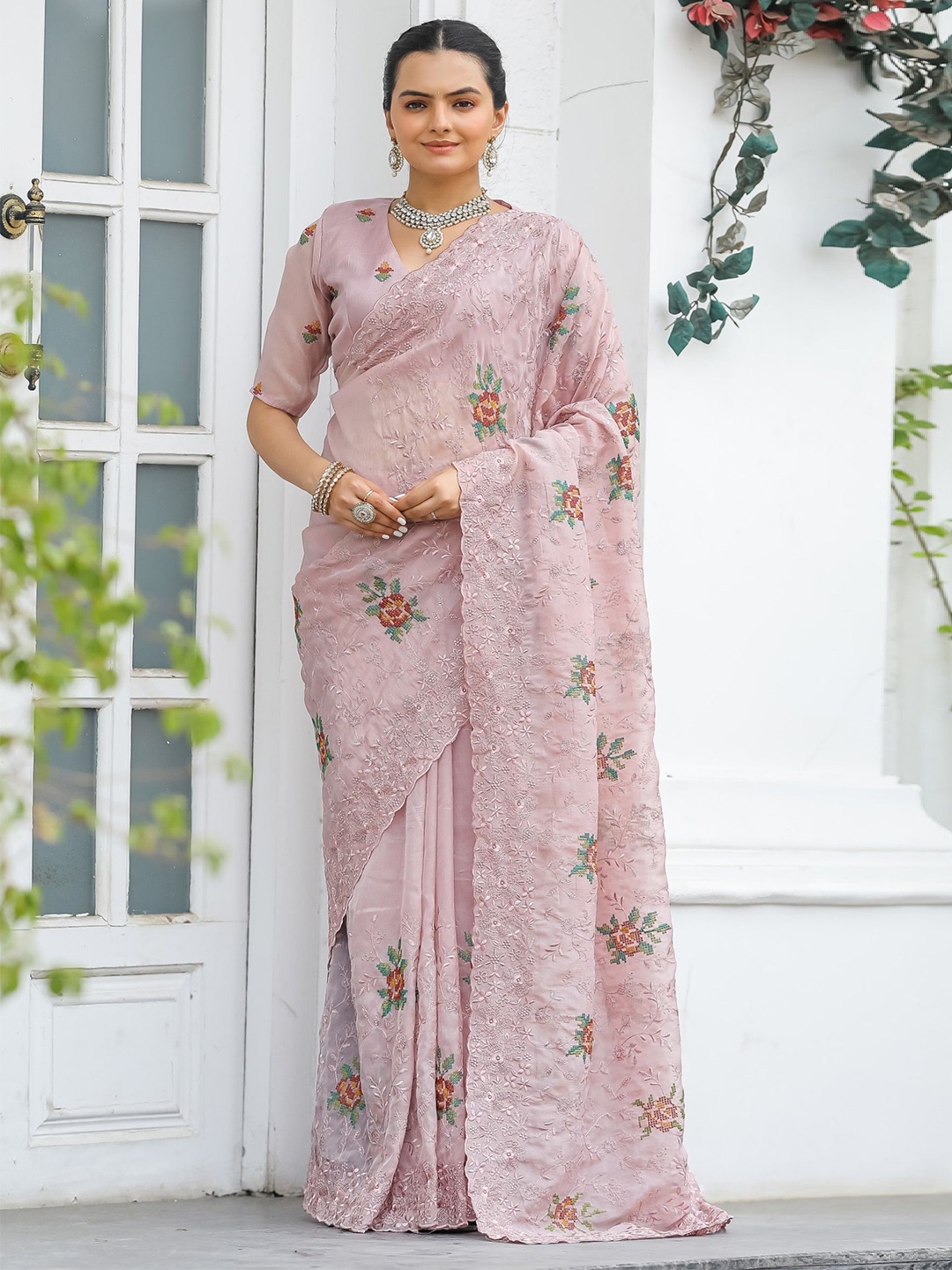 

Mitera Floral Embroidered Saree, Peach