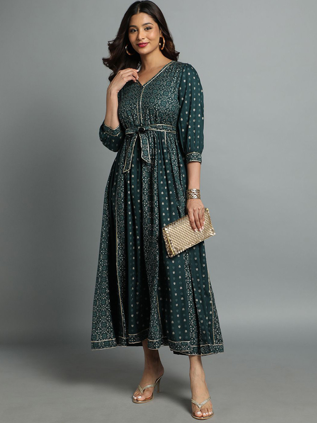 

PUKHYA V Neck Ethnic Motifs Print Fit & Flare Midi Dress, Green