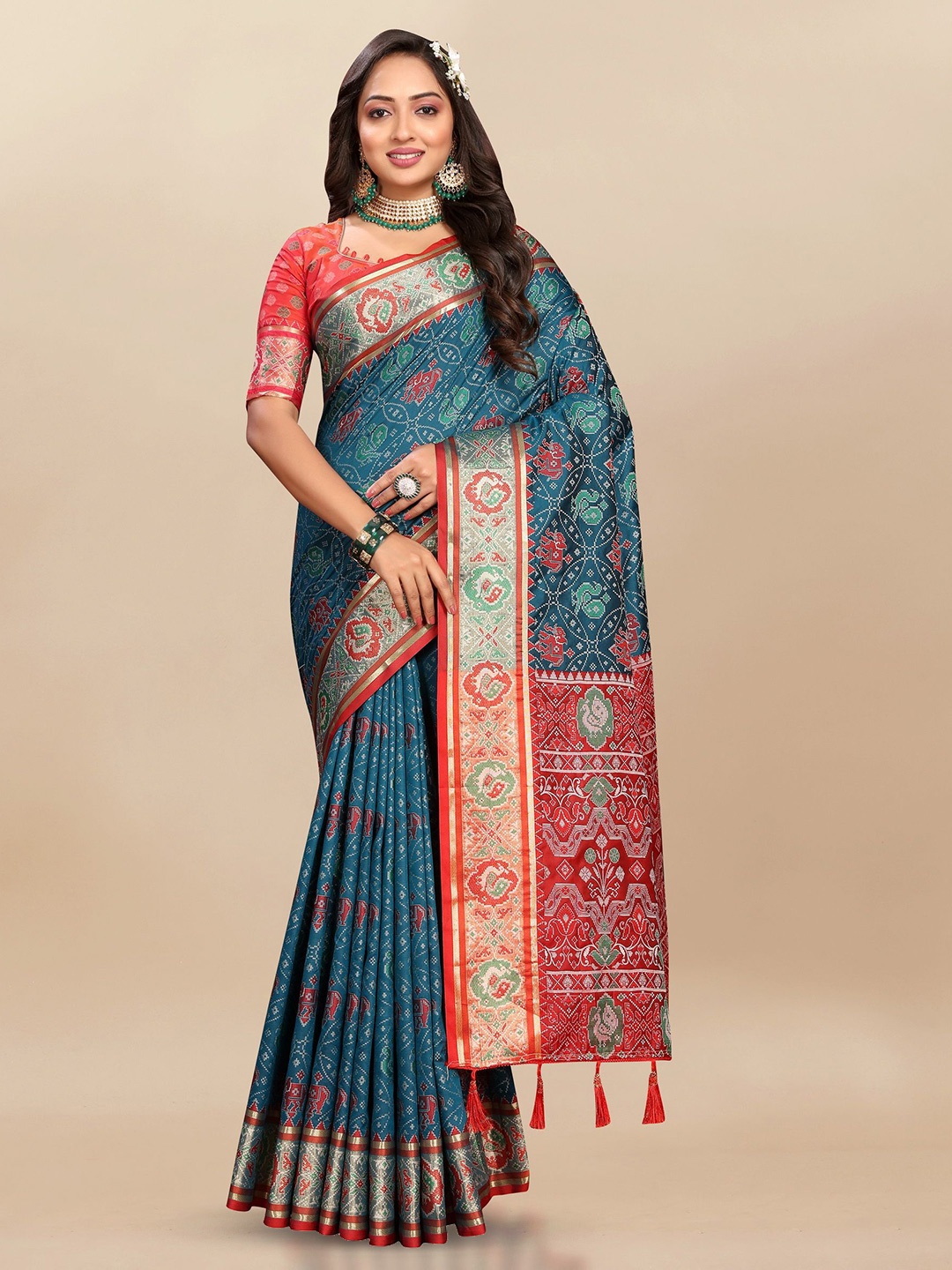 

Ekta Textiles Woven Design Zari Pure Silk Patola Saree, Navy blue