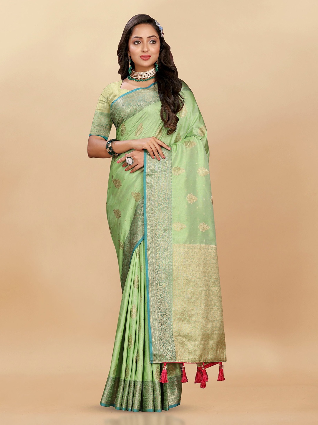 

Ekta Textiles Woven Design Zari Pure Silk Banarasi Saree, Green