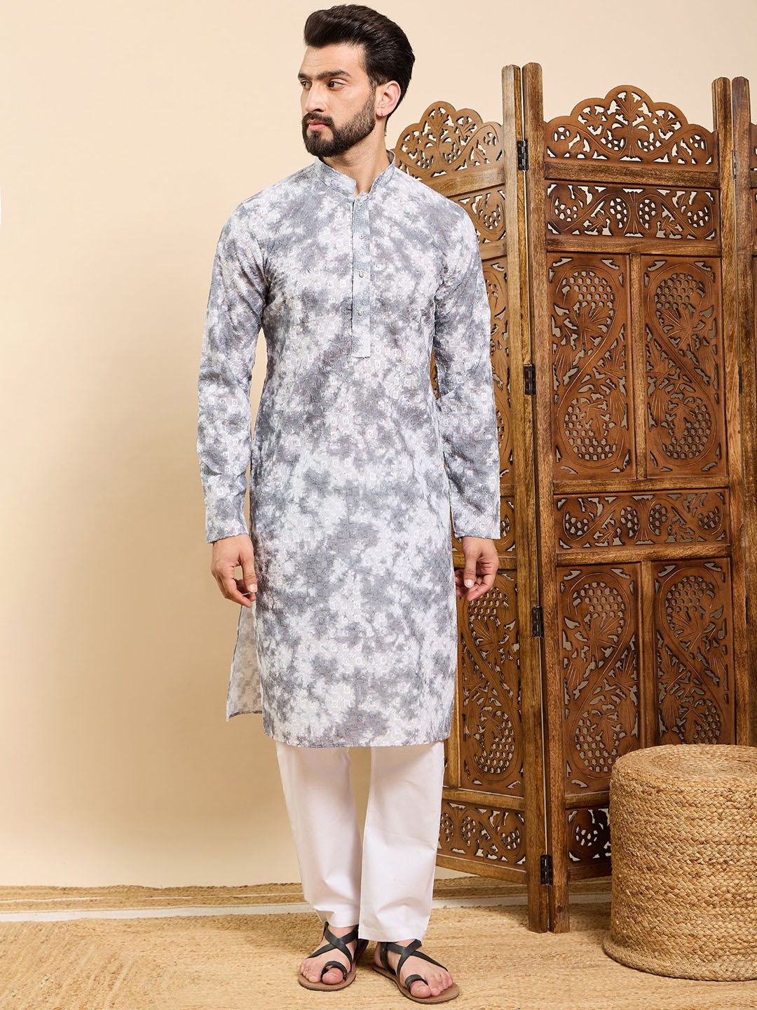 

House of Pataudi Abstract Embroidered Mandarin Collar Cotton Straight Kurta, Grey