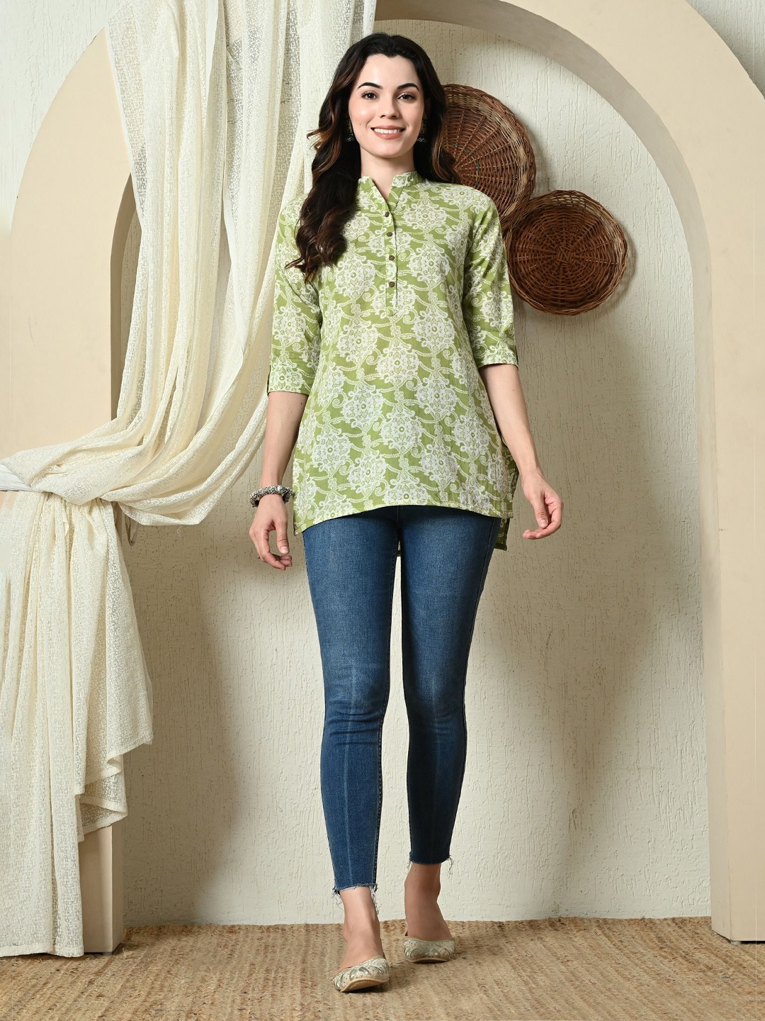 

Cayman Ethnic Motifs Printed Mandarin Collar Pure Cotton Kurti, Green