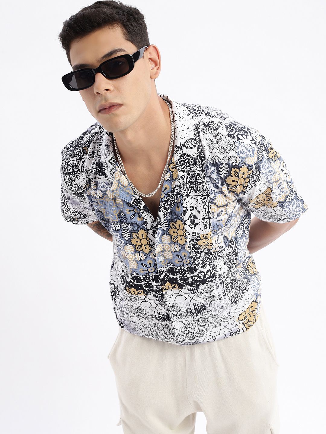 

SHOWOFF Standard Relaxed Fit Floral Opaque Printed Cotton Casual Shirt, White
