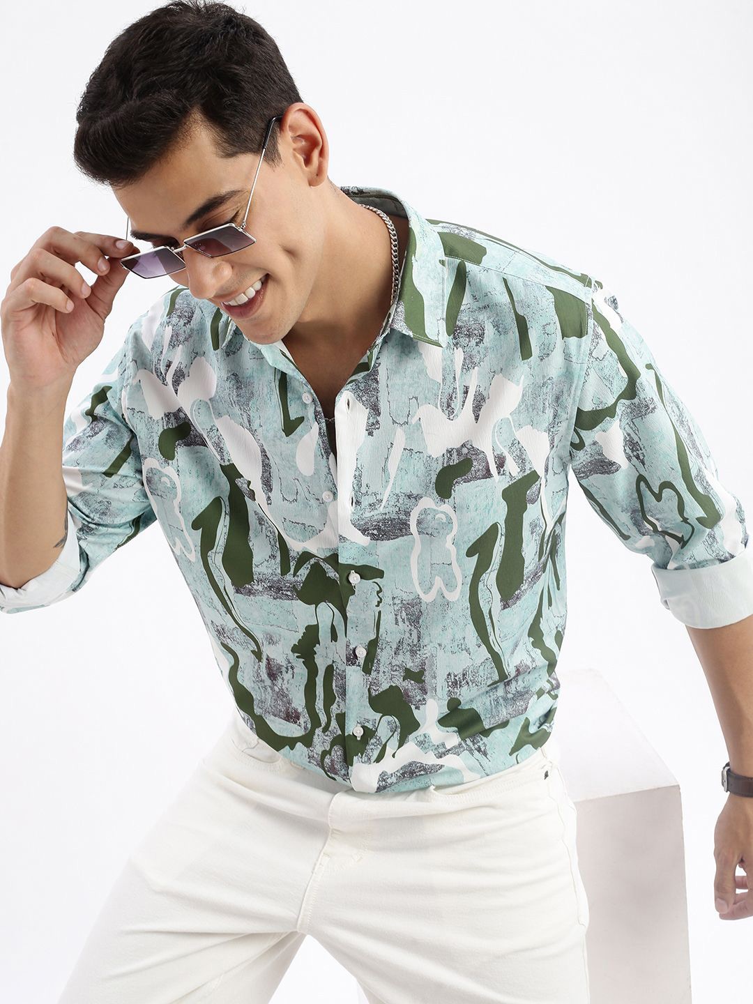 

SHOWOFF Standard Slim Fit Printed Casual Shirt, Sea green