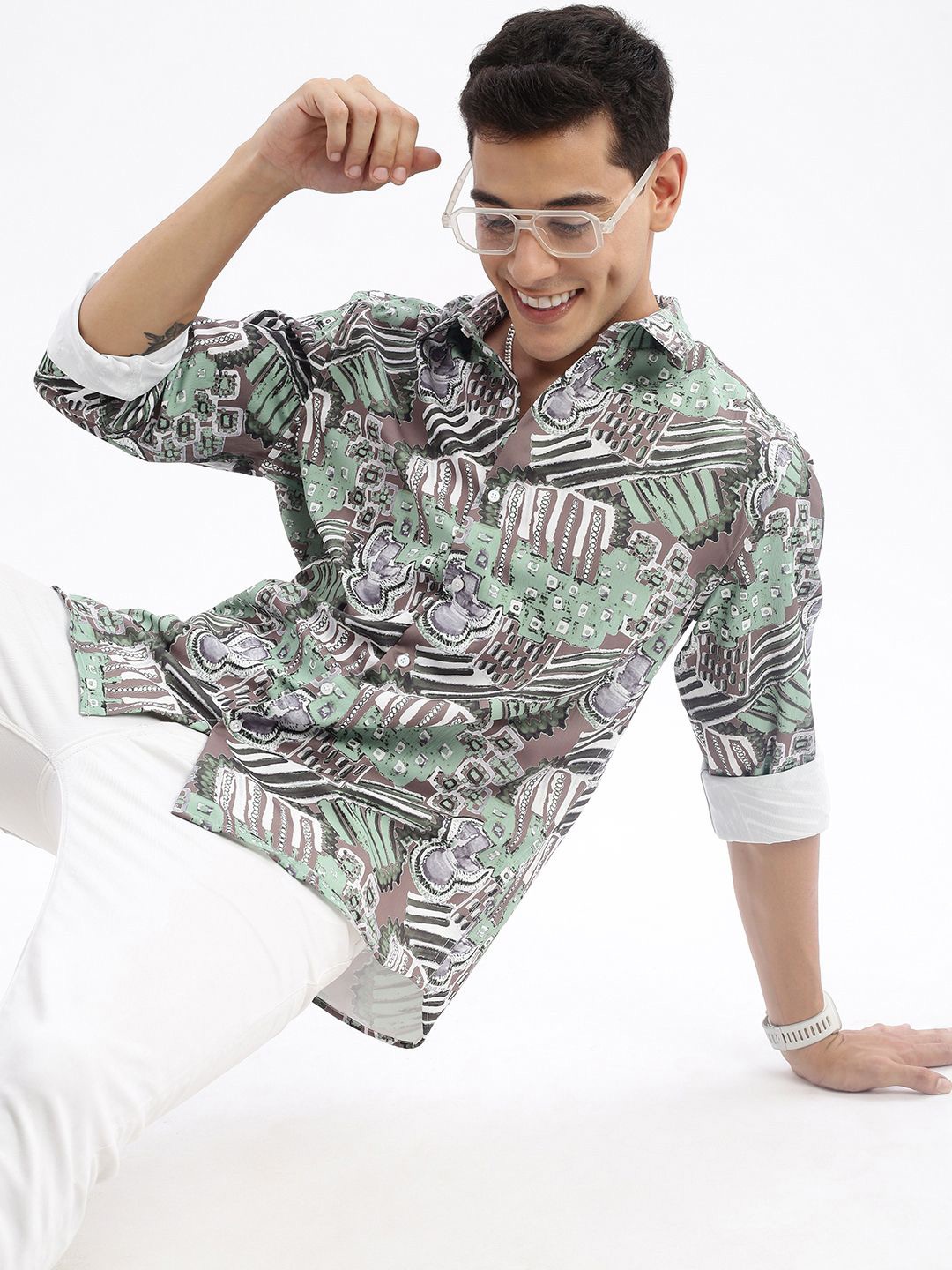 

SHOWOFF Standard Slim Fit Abstract Opaque Printed Casual Shirt, Green