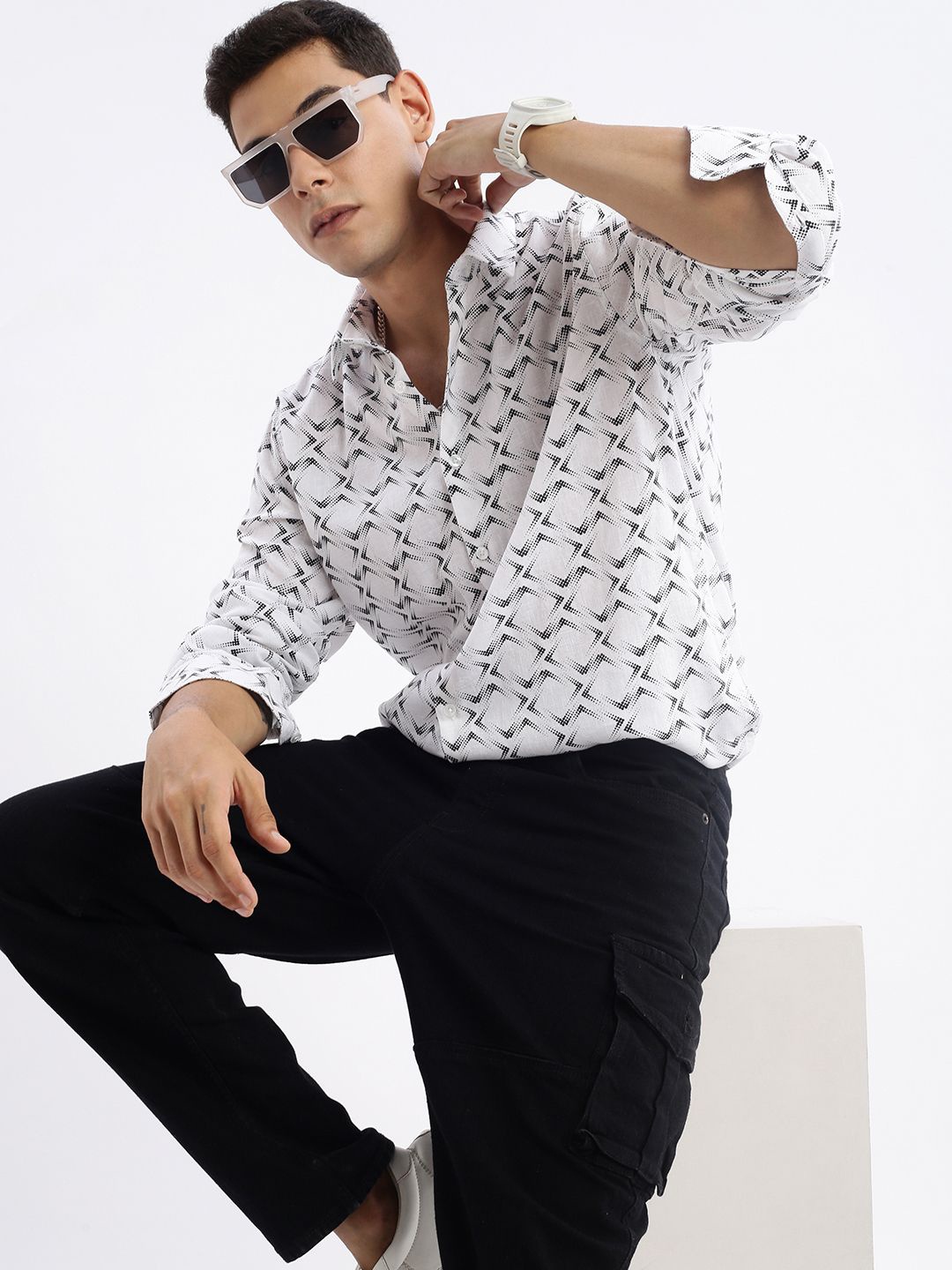 

SHOWOFF Standard Slim Fit Geometric Printed Cotton Casual Shirt, White