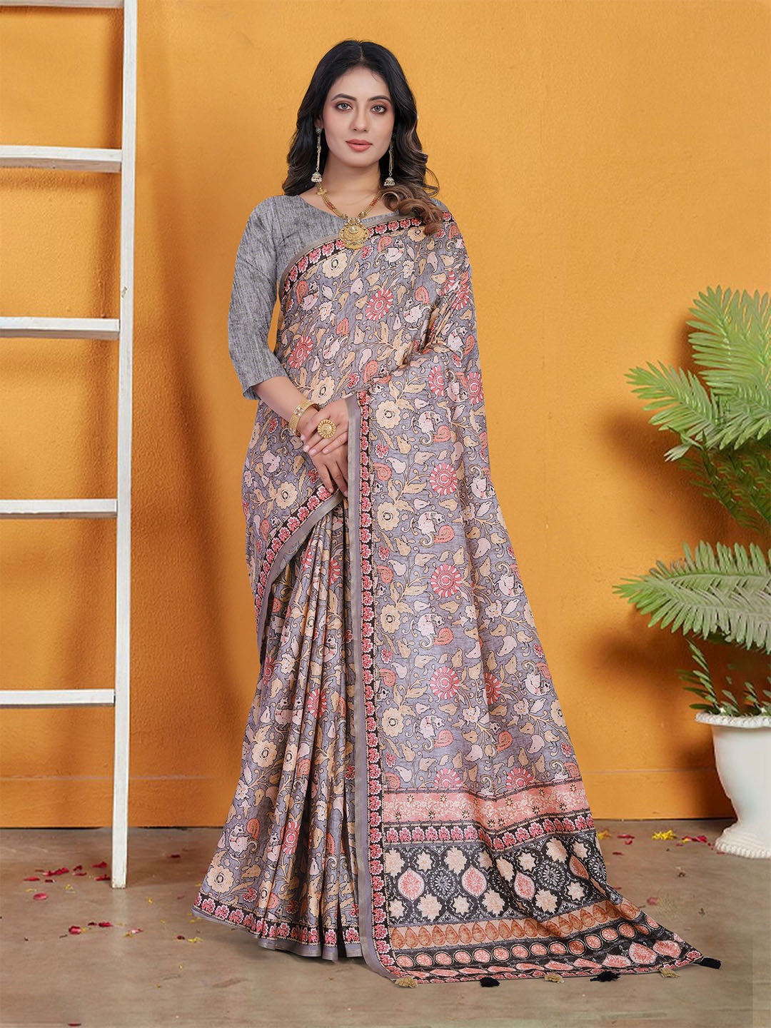 

KALINI Floral Printed Tussar Saree, Beige