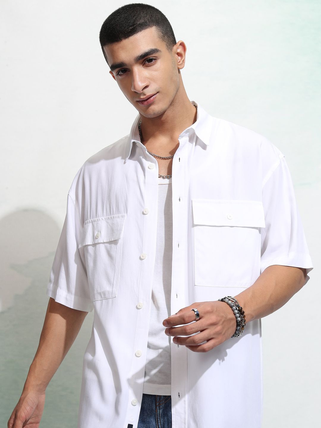 

HIGHLANDER Men Solid Utility Pocket Oversized Shirt, White