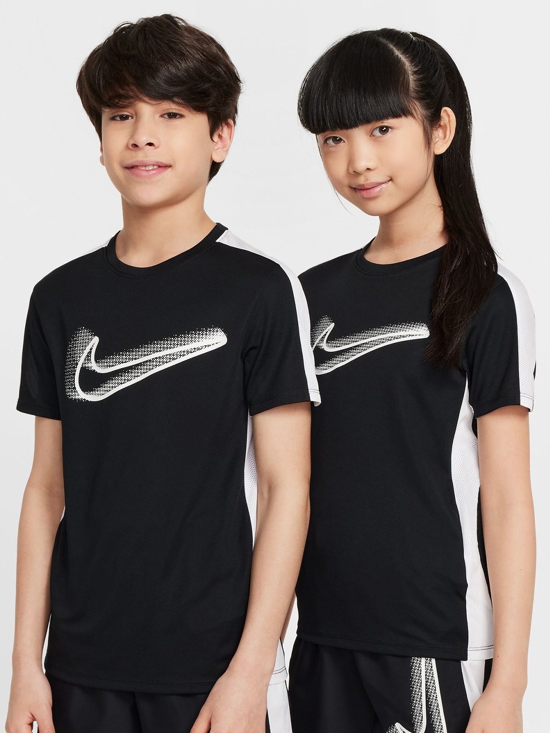 

Nike Academy23 Older Kids Dri-FIT Football Top, Black