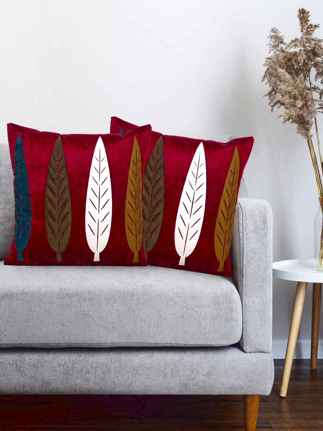 

Vinayaka Fab Red 2 Pieces Floral Velvet Square Cushion Covers