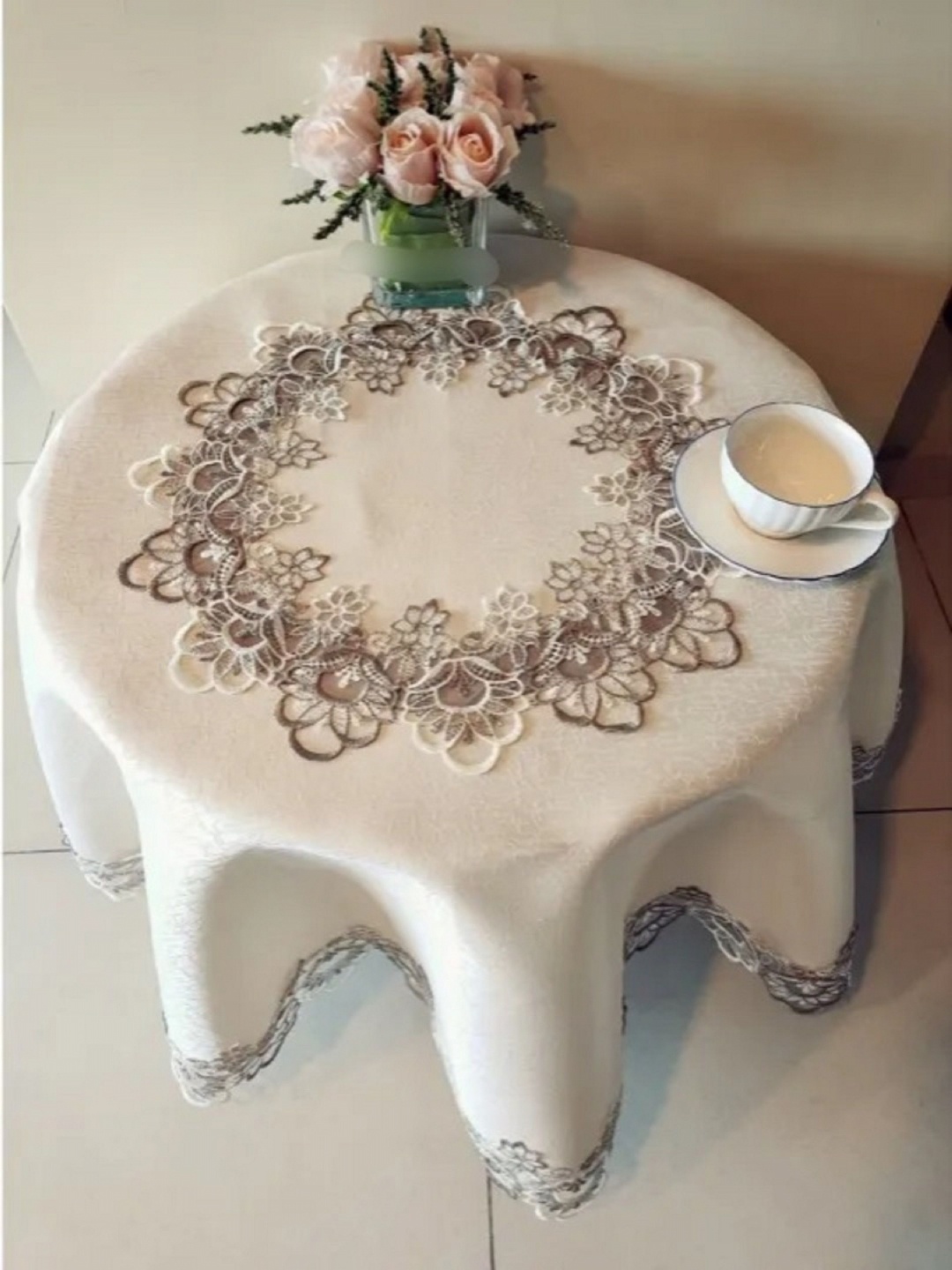 

TANLOOMS Grey Floral Round 4 Seater Table Cover