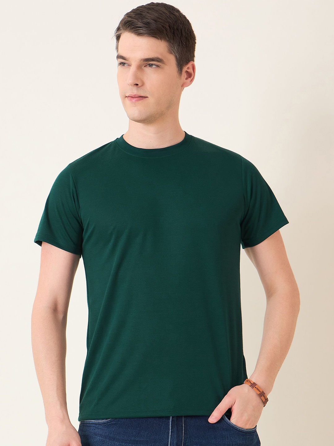 

Mast & Harbour Men Round Neck Solid Cotton T-shirt, Green