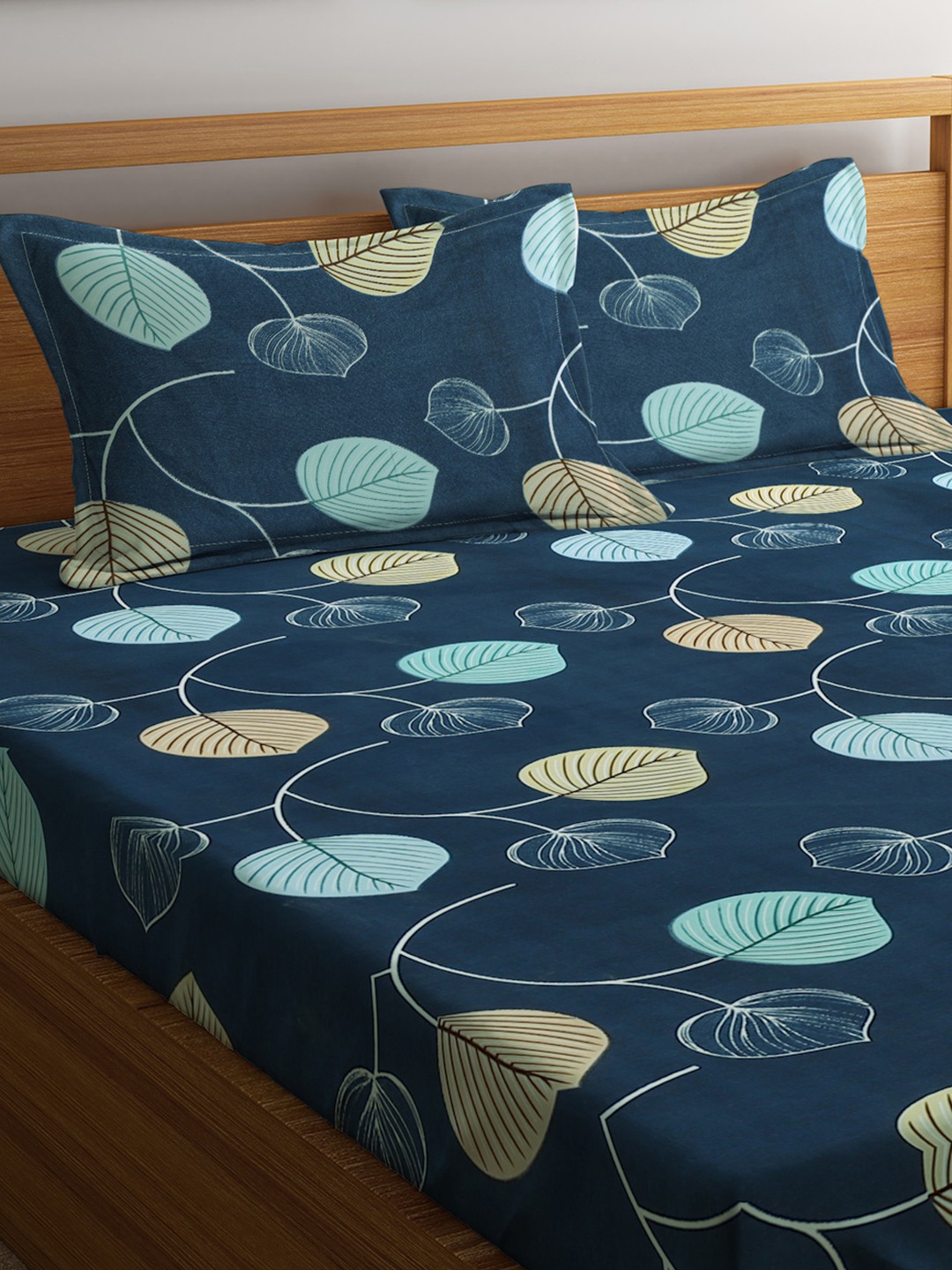 

FABINALIV Blue & Beige Floral 300 TC King Bedsheet with 2 Pillow Covers