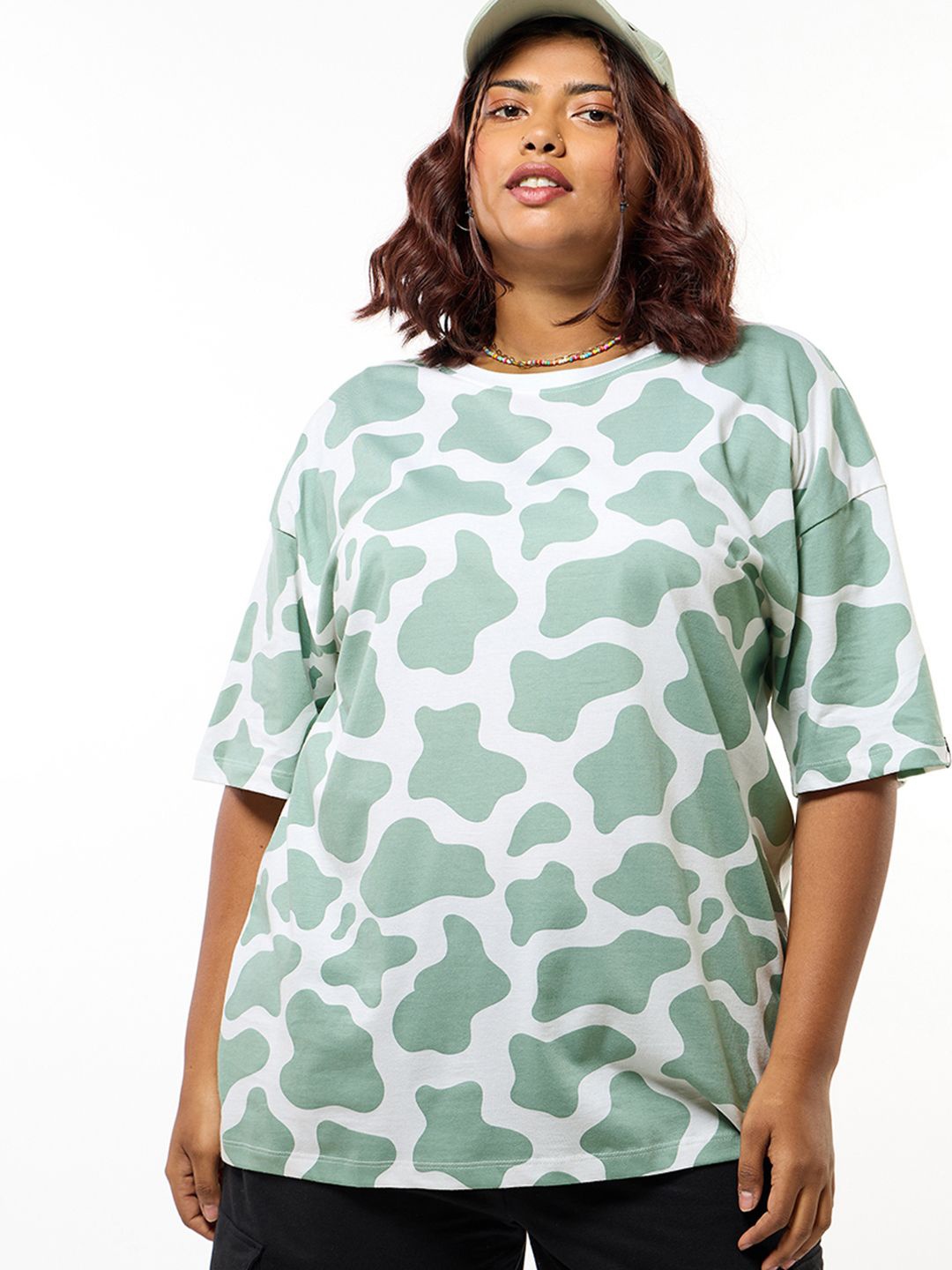 

Bewakoof Women Plus Size Abstract Printed Cotton Oversized T-shirt, Green