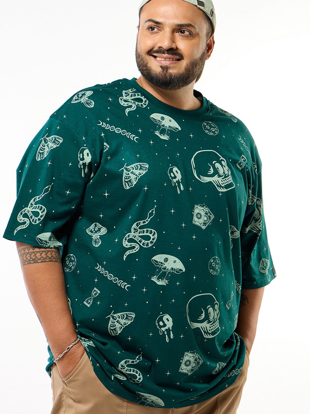 

Bewakoof Plus Men Conversational Printed Round Neck T-shirt, Green