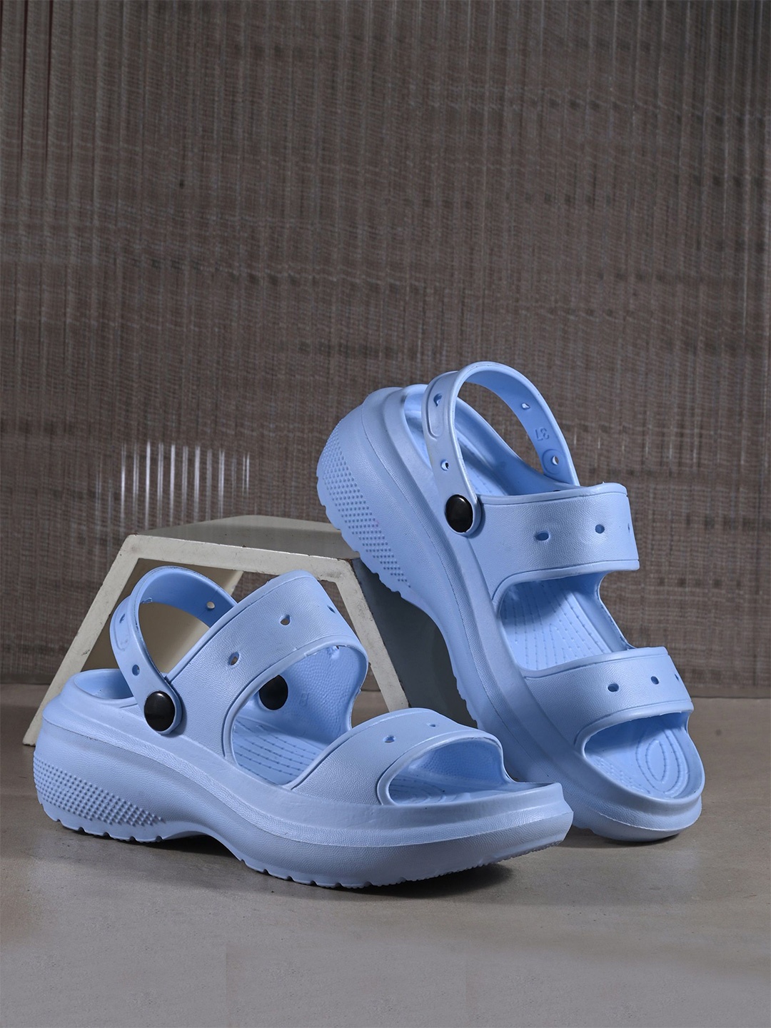 

HRX by Hrithik Roshan Women Blue Rubber Sliders