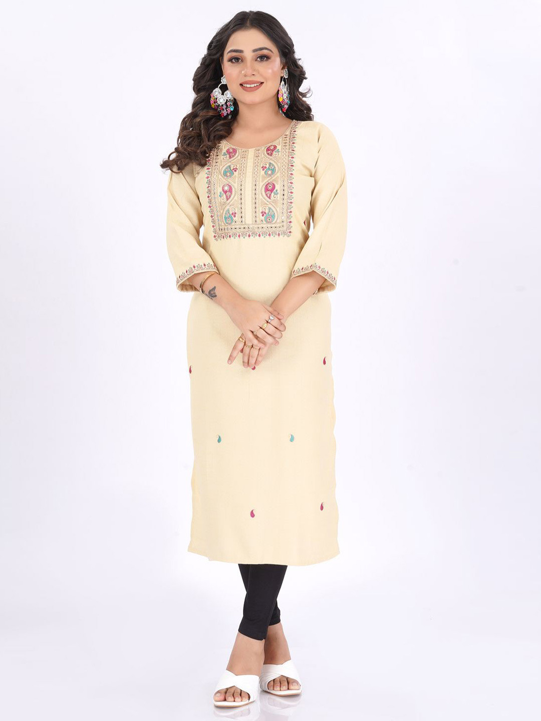 

Senorita Women Yoke Design Straight Kurta, Cream