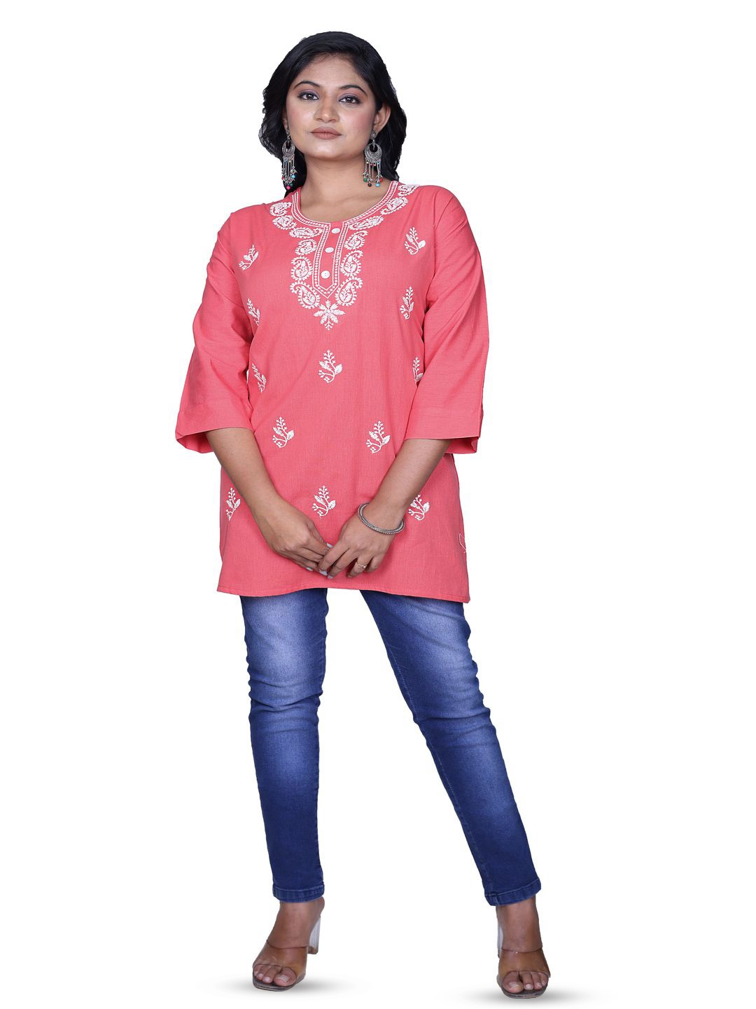 

Senorita Round Neck Embroidered Pure Cotton Kurti, Peach